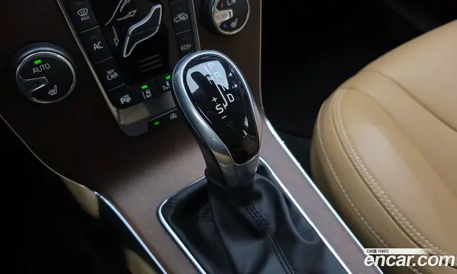 Volvo V40 2017 2.0 АКПП, миниатюра 9