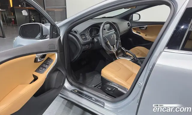 Volvo V40 2017 2.0 АКПП, миниатюра 10