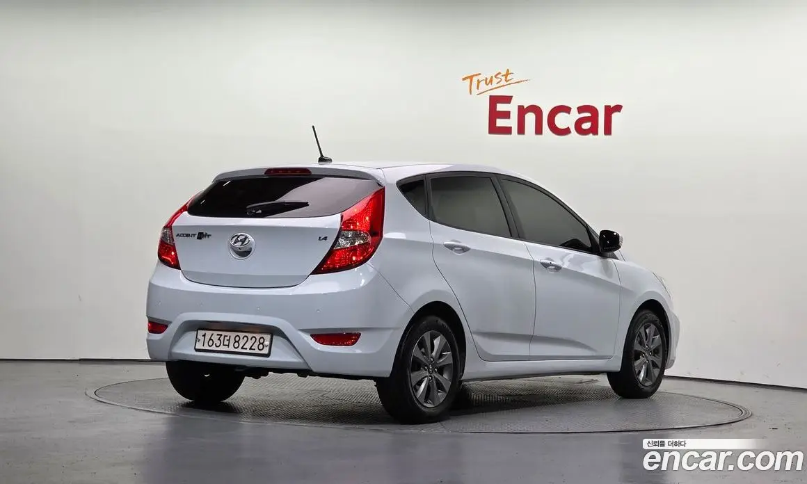 Hyundai Accent 2018 1.4 АКПП, фото 2