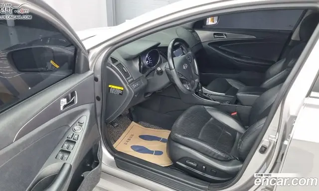 Hyundai Sonata 2012 2.0 АКПП, миниатюра 9