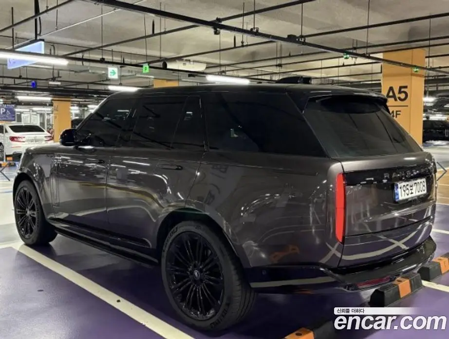 Land Rover Range Rover 2023 4.4 АКПП, фото 3