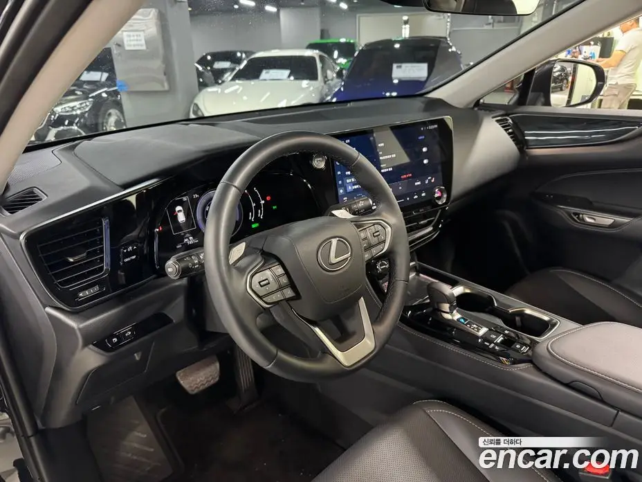 Lexus NX 2026 2.5 АКПП, фото 10 Lexus NX 2026 2.5 АКПП, фото 10
