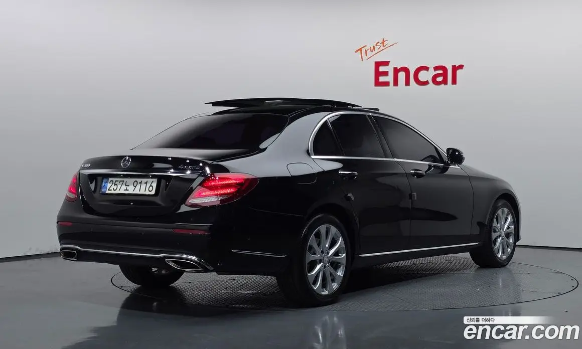 Mercedes-Benz E-Class 2017 2.0 АКПП, фото 2