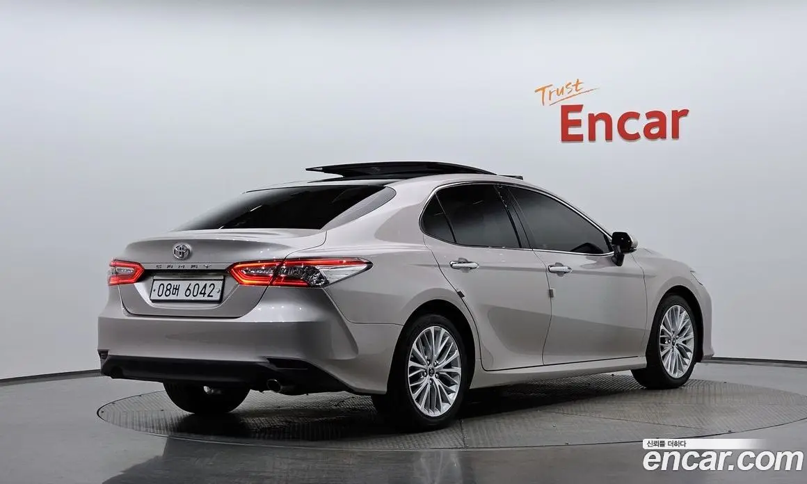 Toyota Camry 2019 2.5 АКПП, фото 1