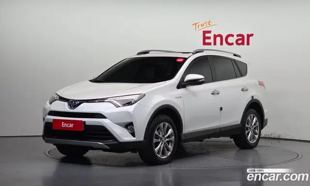 Toyota RAV4, 2018, 123 204 км