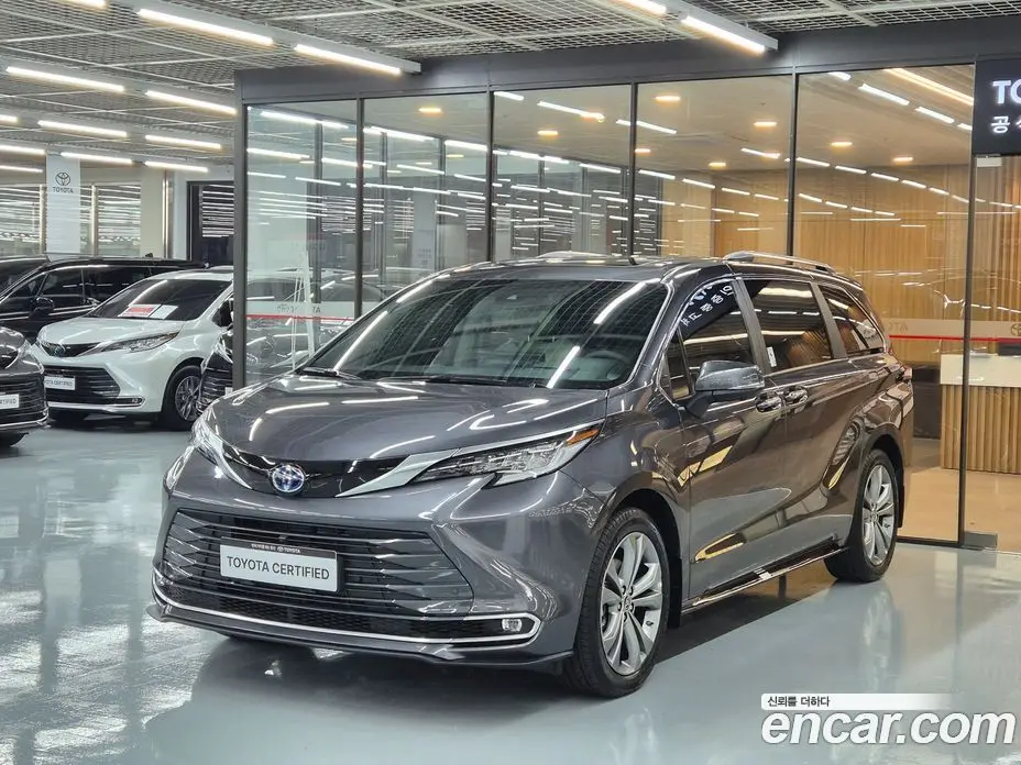 Toyota Sienna 2025 2.5 вариатор, фото 1