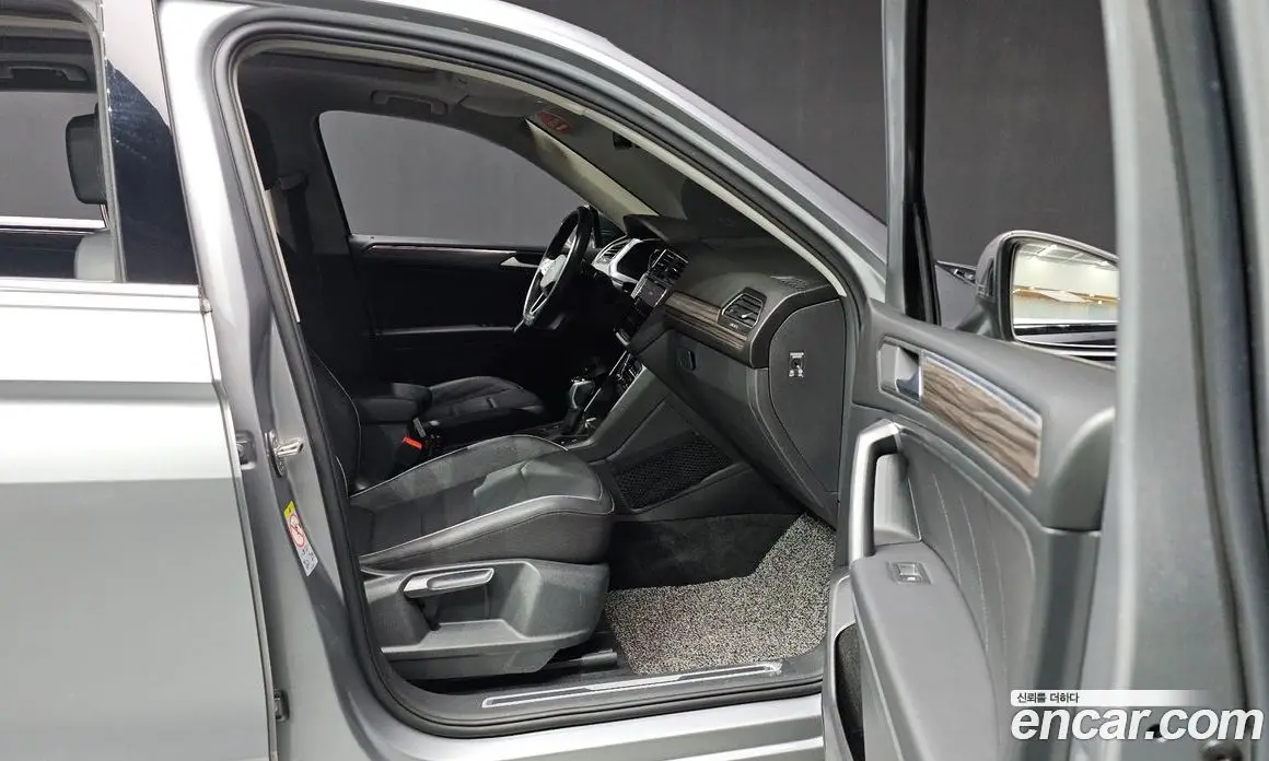 Volkswagen Tiguan 2022 2.0 АКПП, фото 17