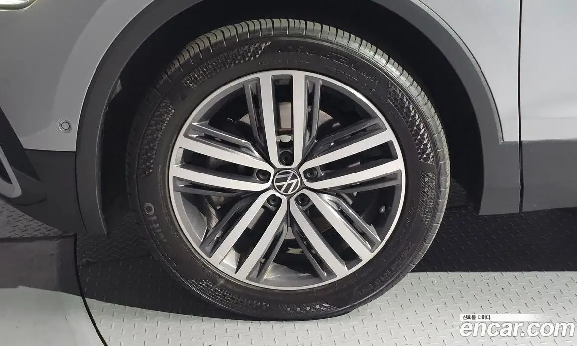 Volkswagen Tiguan 2022 2.0 АКПП, фото 5