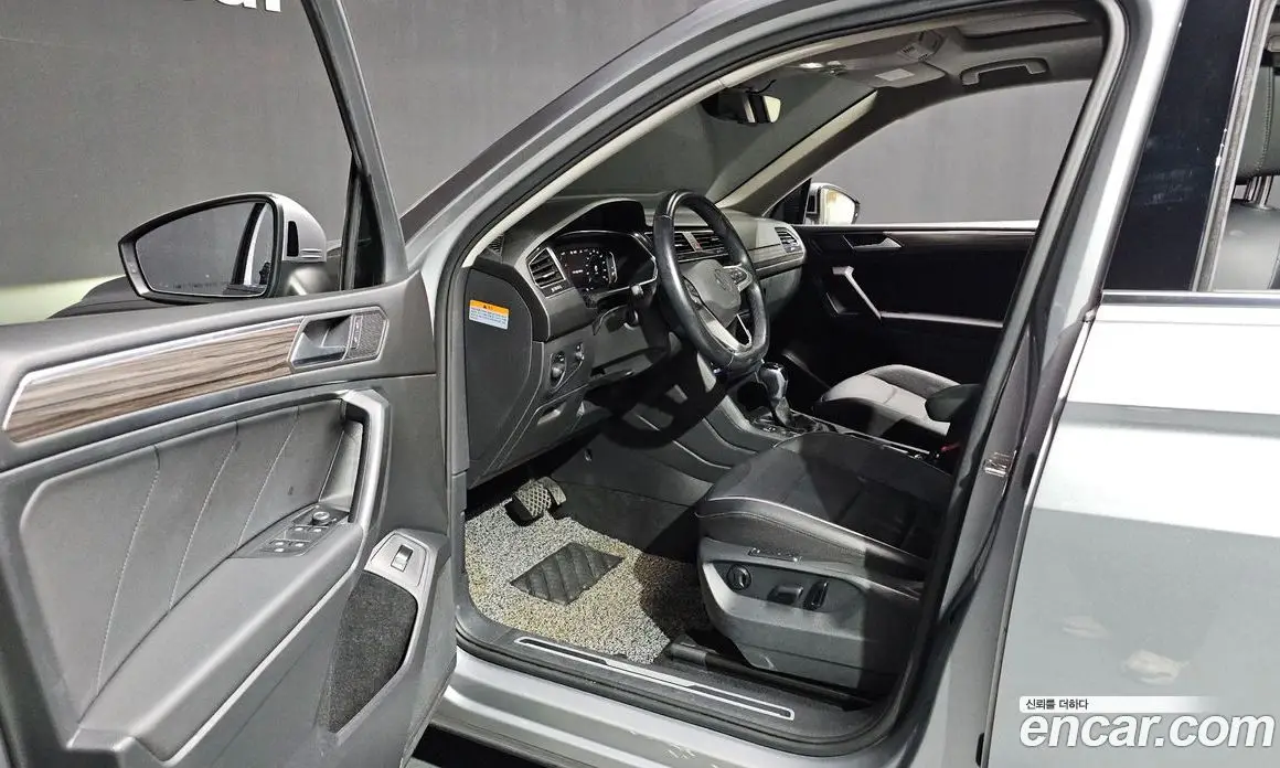 Volkswagen Tiguan 2022 2.0 АКПП, фото 10