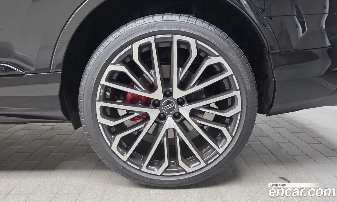 Audi SQ7 2026 4.0 АКПП, фото 7