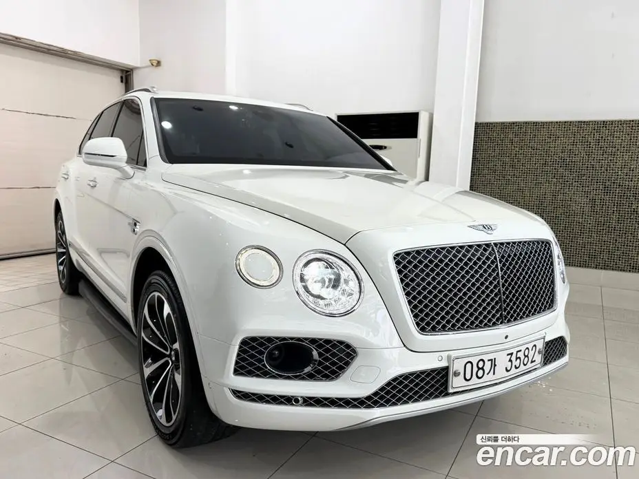 Bentley Bentayga 2017 6.0 АКПП, фото 1 Bentley Bentayga 2017 6.0 АКПП, фото 1