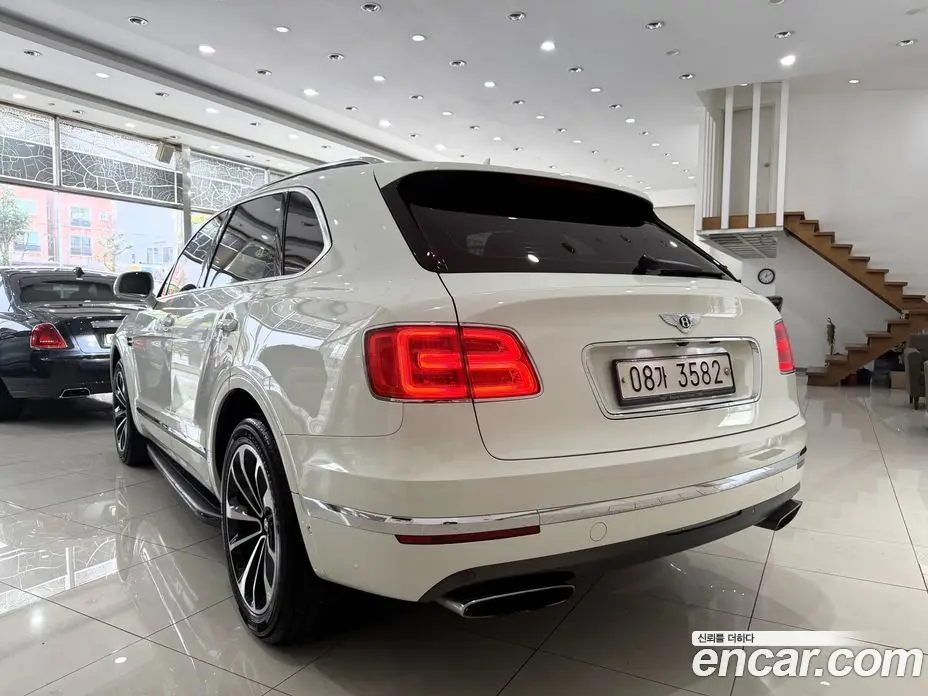Bentley Bentayga 2017 6.0 АКПП, фото 2 Bentley Bentayga 2017 6.0 АКПП, фото 2