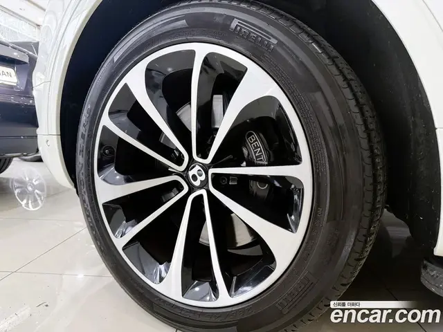 Bentley Bentayga 2017 6.0 АКПП, миниатюра 5 Bentley Bentayga 2017 6.0 АКПП, миниатюра 5