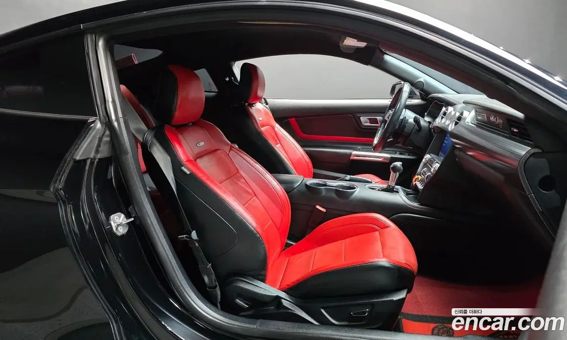 Ford Mustang 2019 2.3 АКПП, фото 16