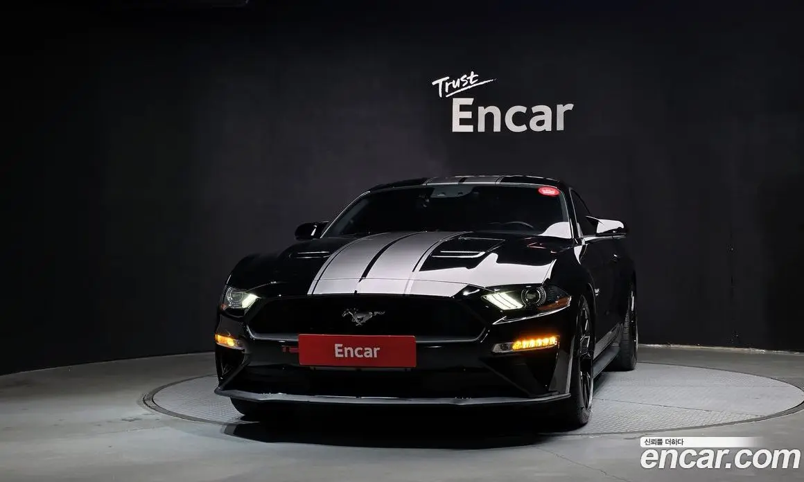 Ford Mustang 2019 2.3 АКПП, фото 3