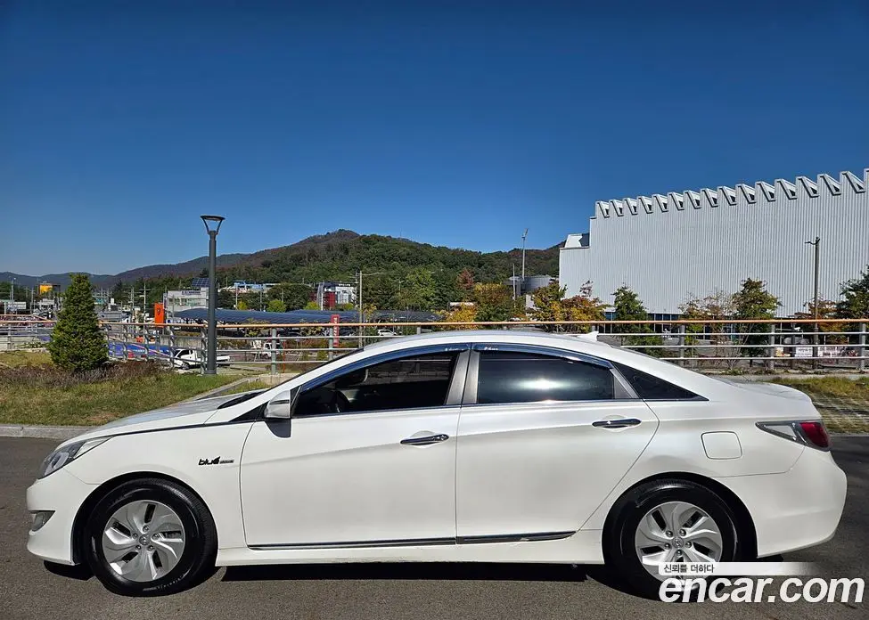 Hyundai Sonata 2013 2.0 АКПП, фото 3