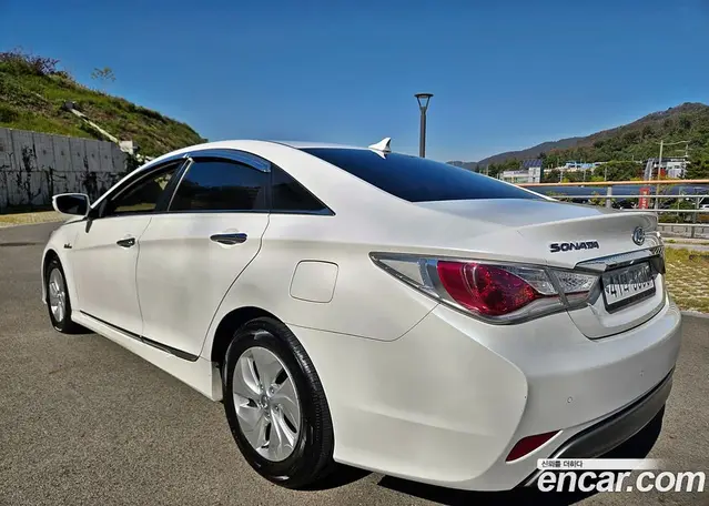 Hyundai Sonata 2013 2.0 АКПП, миниатюра 4
