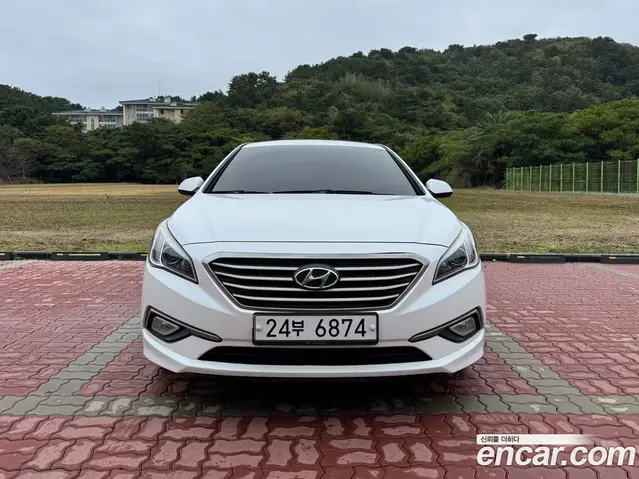 Hyundai Sonata 2015 2.0 АКПП, миниатюра 3