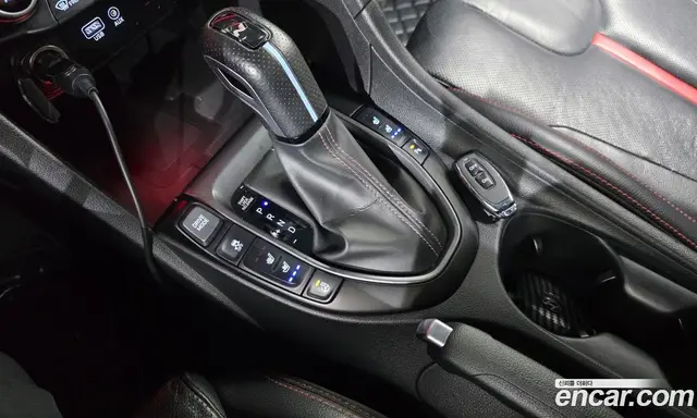 Hyundai Veloster 2018 1.6 АКПП, миниатюра 9 Hyundai Veloster 2018 1.6 АКПП, миниатюра 9