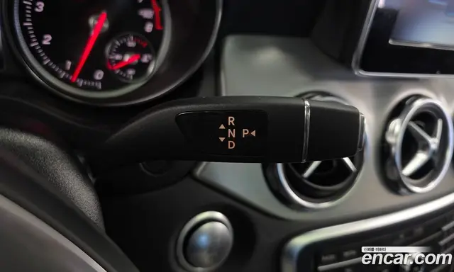 Mercedes-Benz GLA-Class 2018 2.0 АКПП, миниатюра 12
