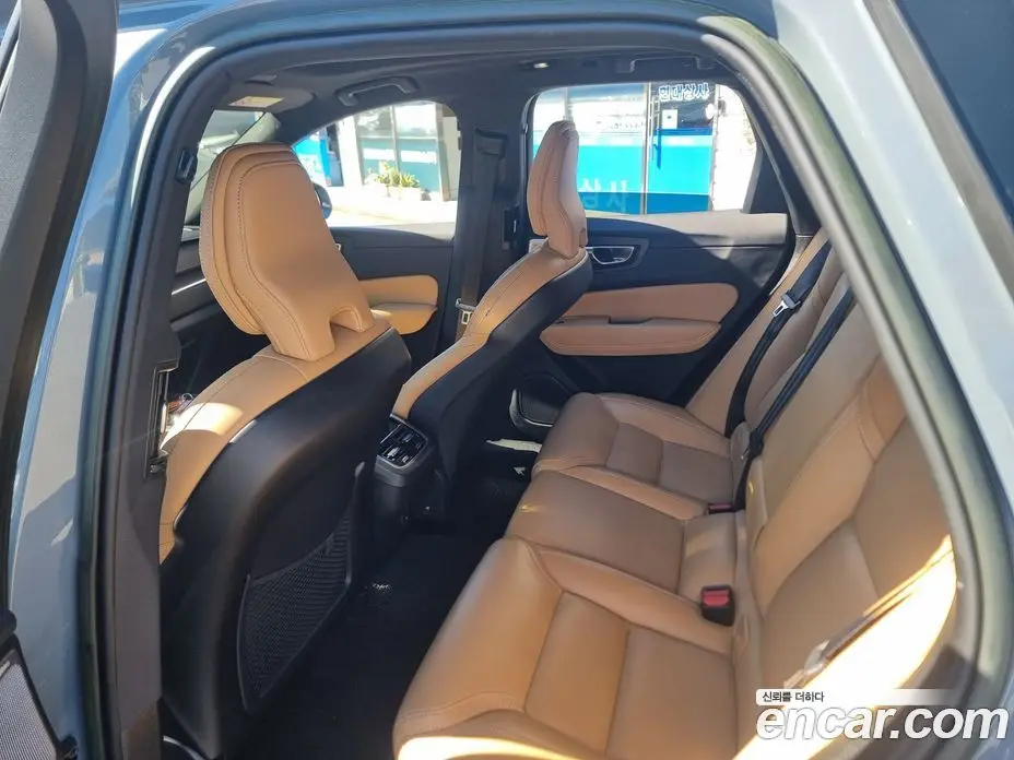 Volvo XC60 2022 2.0 АКПП, фото 10