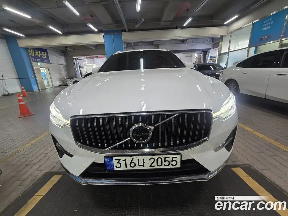 Volvo XC60 2023 2.0 АКПП, фото 3