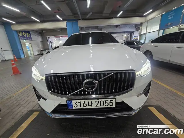 Volvo XC60 2023 2.0 АКПП, миниатюра 3