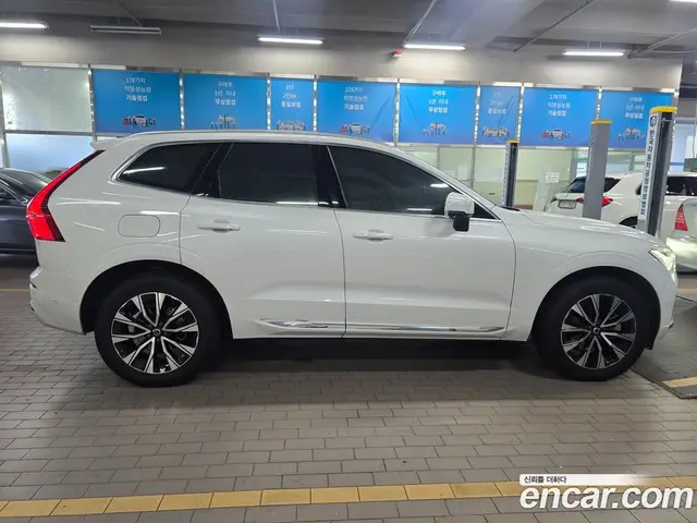 Volvo XC60 2023 2.0 АКПП, миниатюра 4