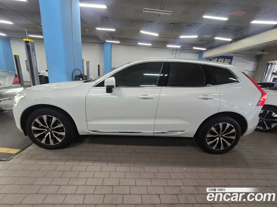 Volvo XC60 2023 2.0 АКПП, фото 5