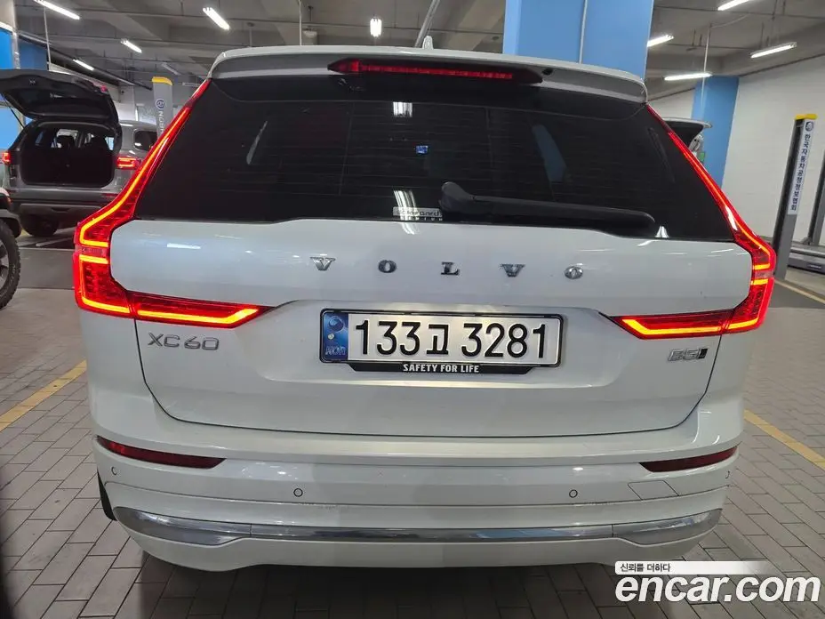 Volvo XC60 2024 2.0 АКПП, фото 3