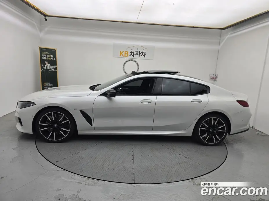 BMW 8 серия 2025 4.4 АКПП, фото 3
