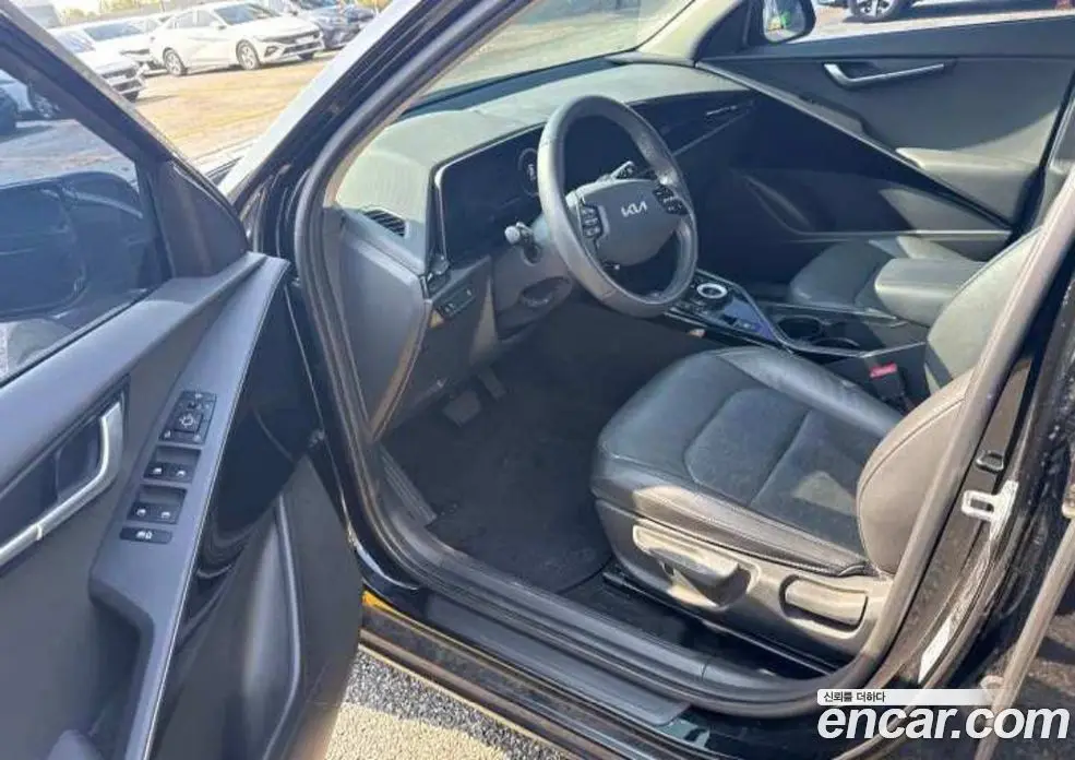 Kia Niro 2023 0.1 АКПП, фото 4