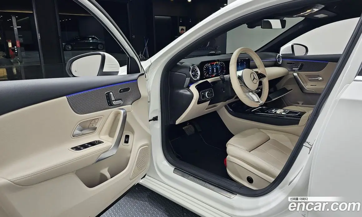 Mercedes-Benz A-Class 2024 2.0 АКПП, фото 12