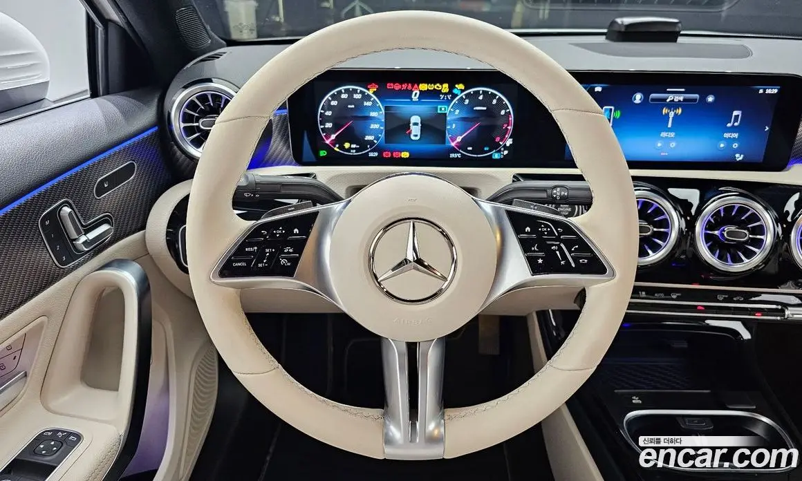 Mercedes-Benz A-Class 2024 2.0 АКПП, фото 18