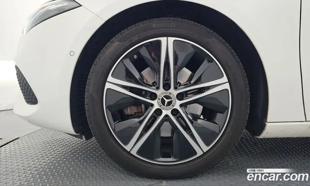 Mercedes-Benz A-Class 2024 2.0 АКПП, миниатюра 4