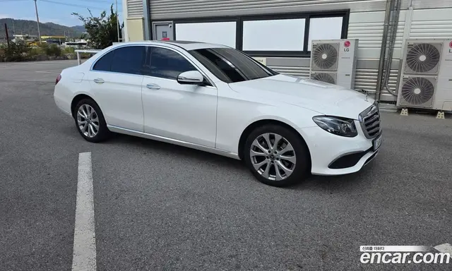 Mercedes-Benz E-Class 2017 1.9 АКПП, миниатюра 3