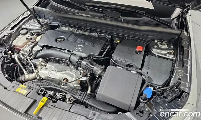 Mercedes-Benz GLB-Class 2023 2.0 АКПП, миниатюра 5