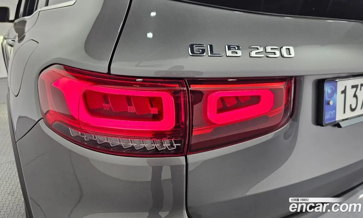 Mercedes-Benz GLB-Class 2023 2.0 АКПП, фото 8
