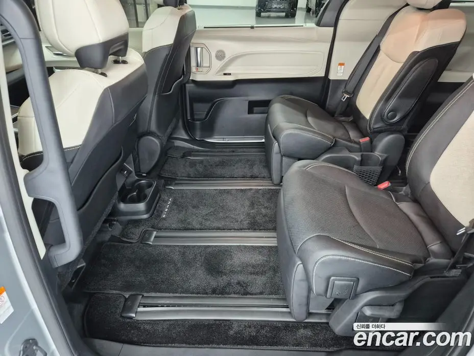 Toyota Sienna 2025 2.5 вариатор, фото 15