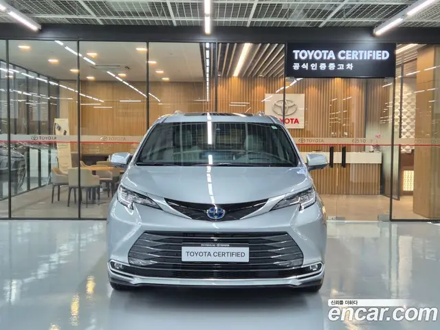 Toyota Sienna 2025 2.5 вариатор, миниатюра 3