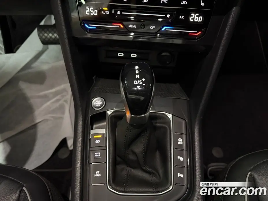 Volkswagen Tiguan 2023 2.0 АКПП, фото 9