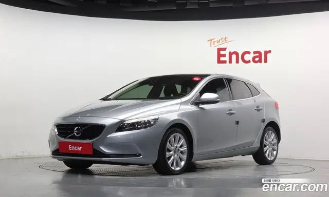 Volvo V40, 2016, 123 631 км