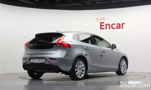 Volvo V40 2016 2.0 АКПП, миниатюра 2
