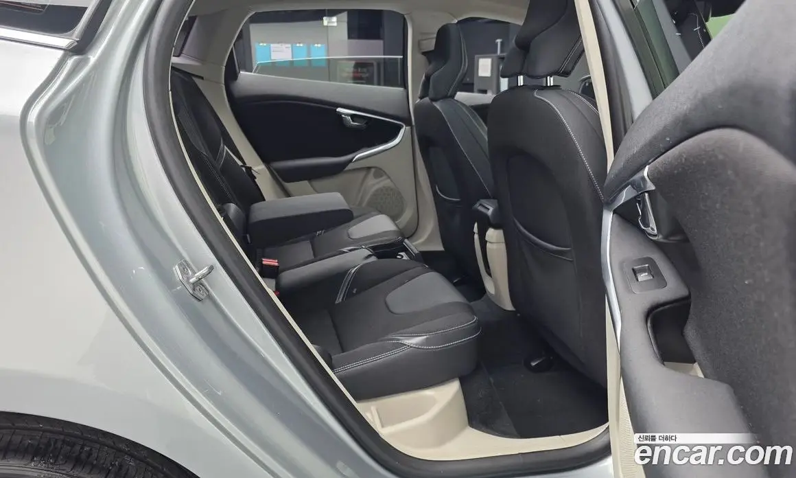 Volvo V40 2016 2.0 АКПП, фото 12