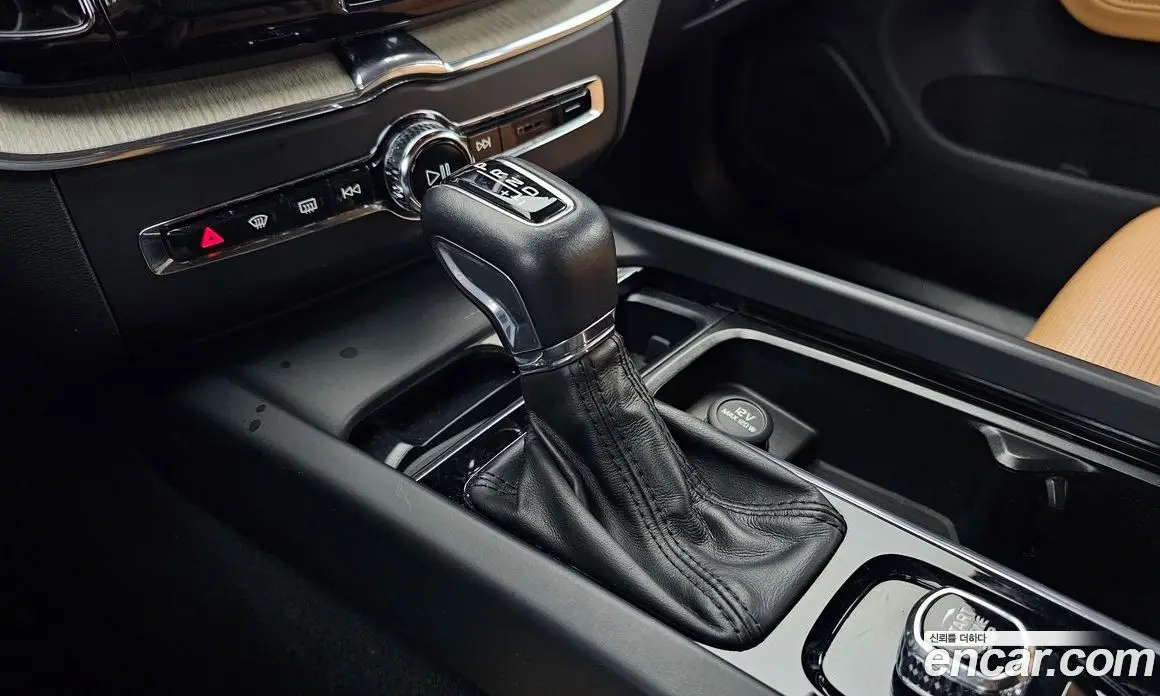 Volvo XC60 2019 2.0 АКПП, фото 9
