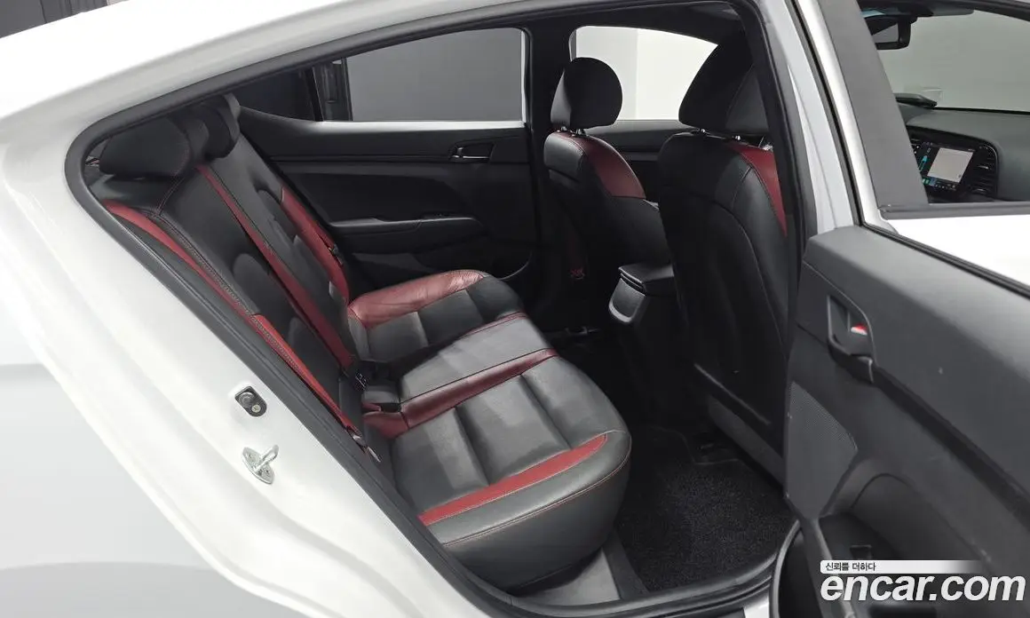 Hyundai Avante 2016 1.6 МКПП, фото 16