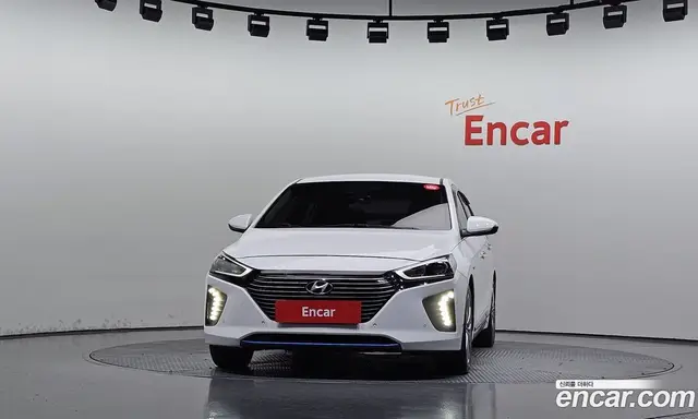 Hyundai Ioniq 2016 1.6 АКПП, миниатюра 3 Hyundai Ioniq 2016 1.6 АКПП, миниатюра 3