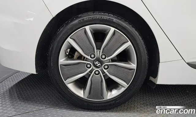 Hyundai Ioniq 2016 1.6 АКПП, миниатюра 5 Hyundai Ioniq 2016 1.6 АКПП, миниатюра 5