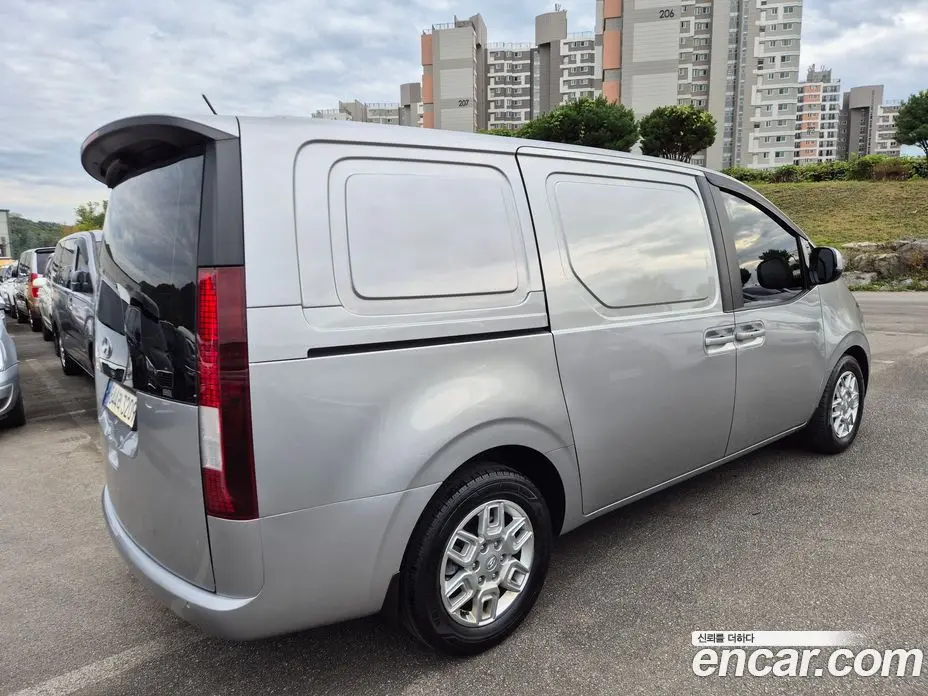 Hyundai Staria 2022 2.2 АКПП, фото 4