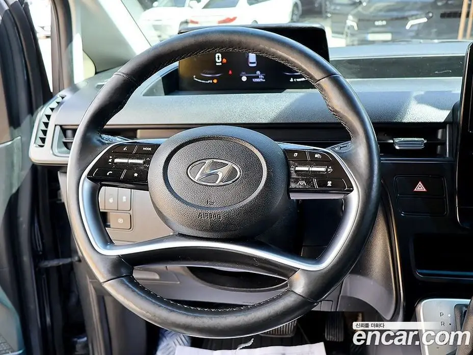 Hyundai Staria 2023 2.2 АКПП, фото 12